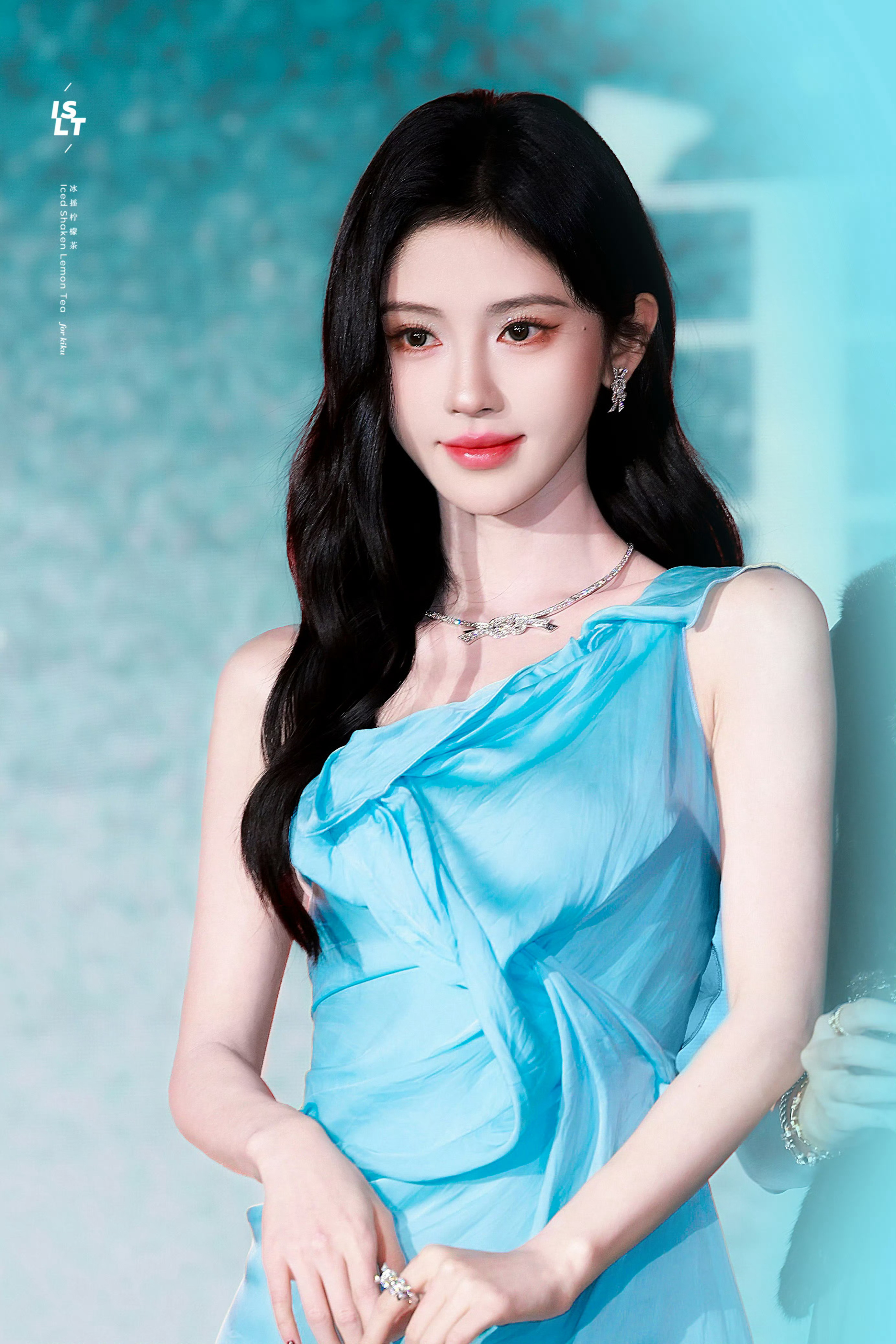 鞠婧祎一克拉冰蓝 女人是水做的，鞠婧祎是美做的
