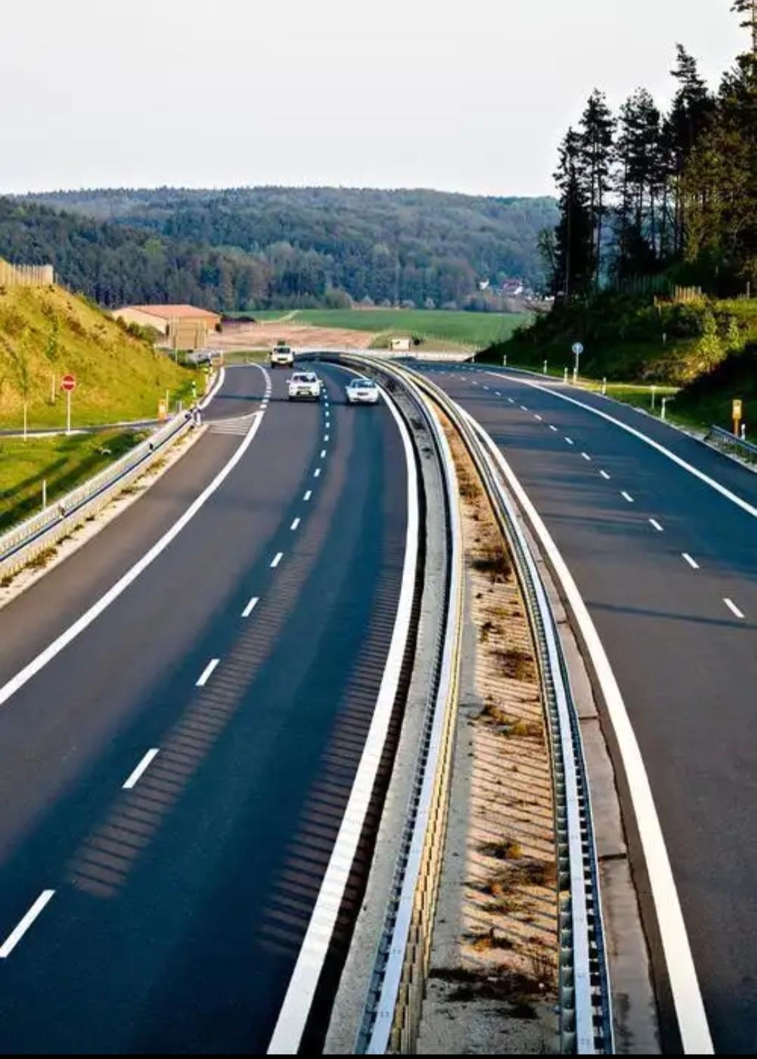 高速公路为什么不修成一条直线？


其实是有门道的，地形是一大因素。我国地形复杂