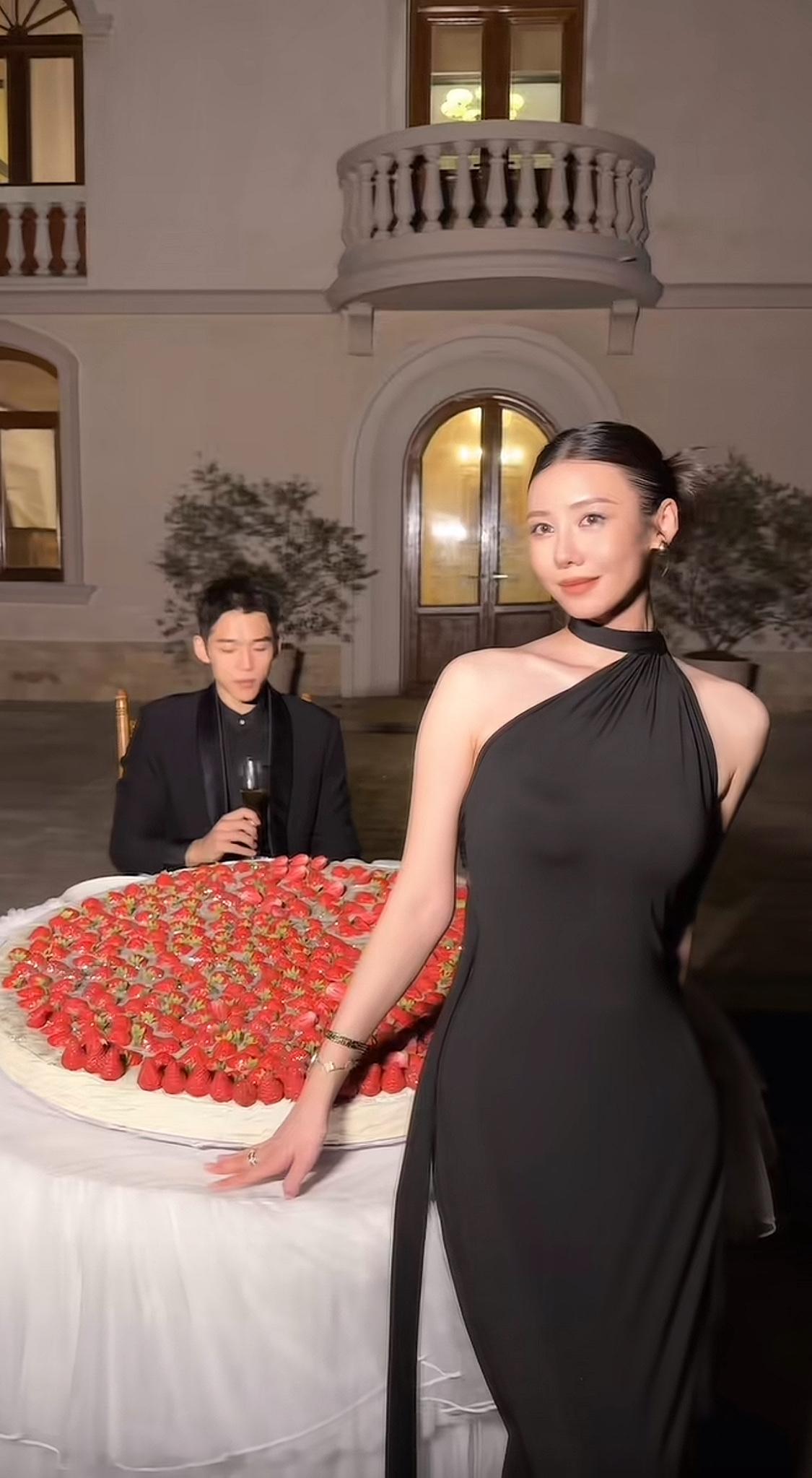 CBA球员陆文博婚礼开启倒计时，看看伴手礼准备了些什么？

近日，浙江稠州金租男