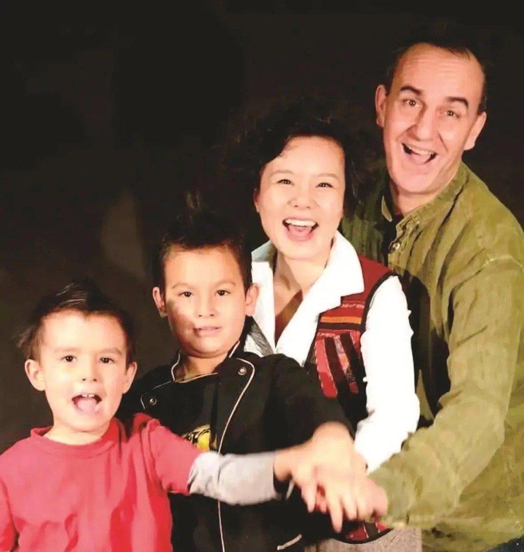 #龚琳娜离婚#结婚20年为什么会突然离婚啊？ ​​​