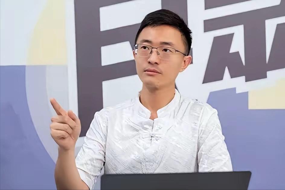 真的太敢说了！
台湾新党侯汉廷直接给大陆支招，这番话简直说到心坎里：武力统一成本