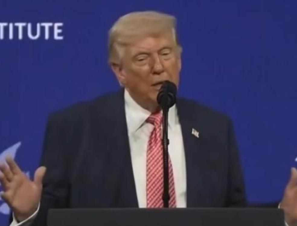 特朗普曾警告全世界：你们可以不喜欢中国，甚至你们也可以不尊重中国，但是你们不得不