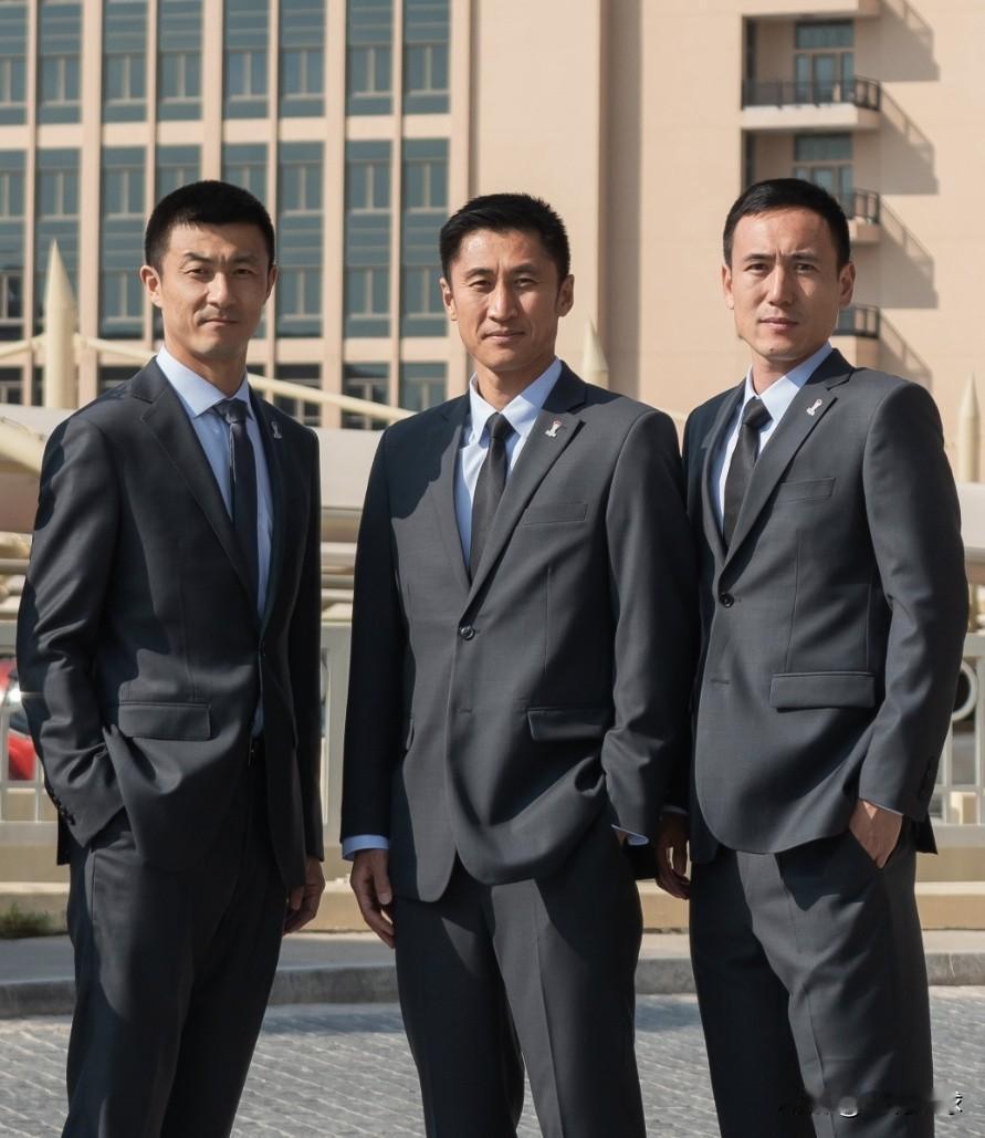 中国进军美加墨世界杯！！

没错，马宁、傅明、周飞三位中国裁判将参与2026美加