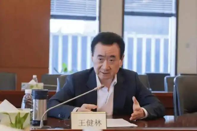 回想2015年，万达院线刚上市那会儿，市值一路狂飙到1500亿。

那时候的王健