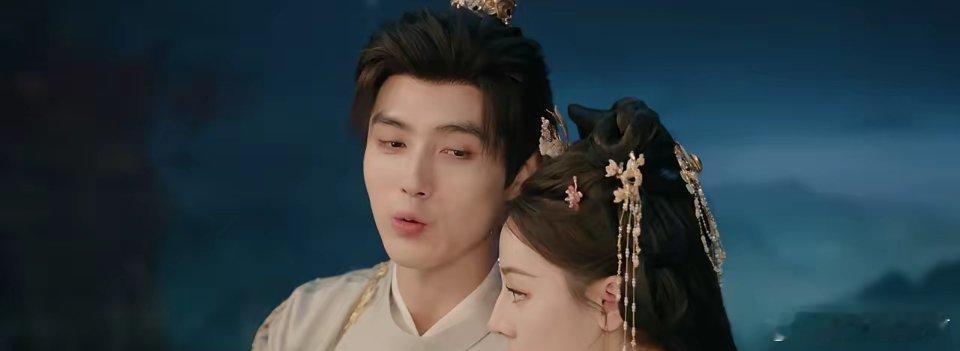 白日提灯31集预告马球赛突发意外，惊马直冲段静元，方先野飞身将她护入怀中，惊险又