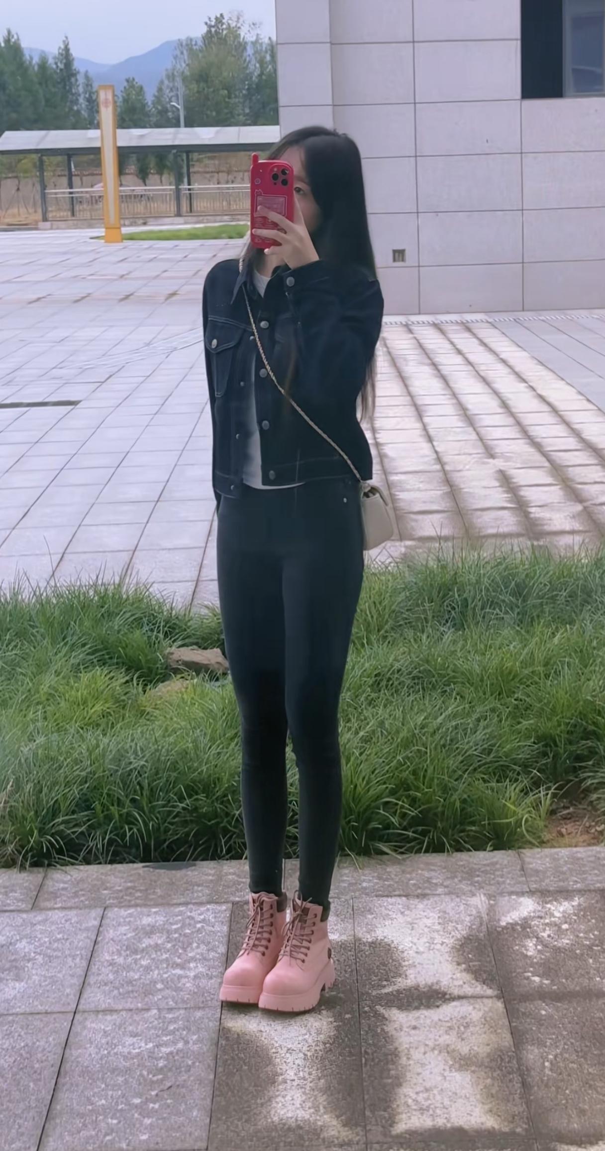 结婚是为了幸福，不结婚也是为了幸福，我还在寻找幸福之中，你是处于什么阶段呢？
婚