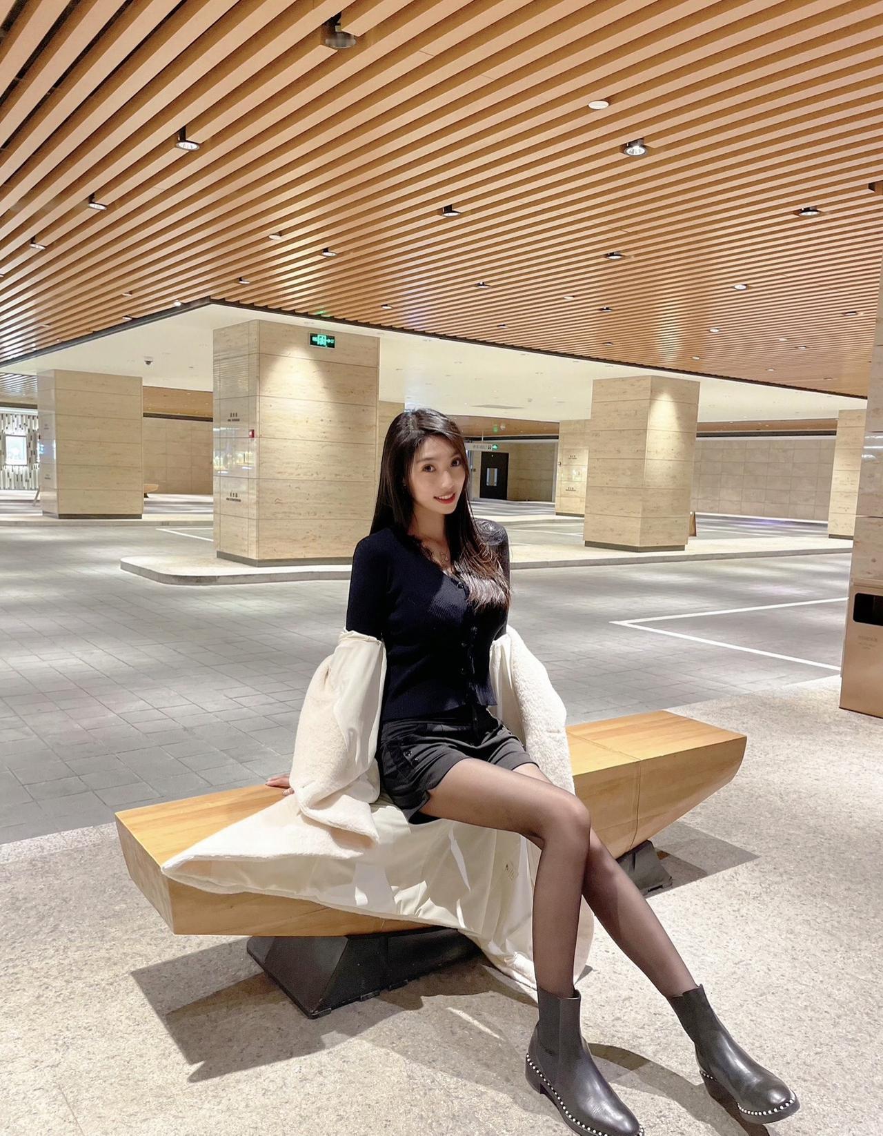 让每一个瞬间，都成为值得回味的永恒。上热门 御姐 穿搭 十亿流量扶持计划