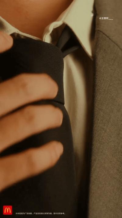 谁想出来的扯领带！！！加鸡腿！ ​​​