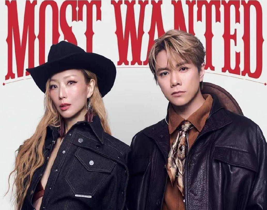 张敬轩取关了郑秀文，让人不理解，因为前段时间他一直巴结着郑秀文，说郑秀文是香港歌