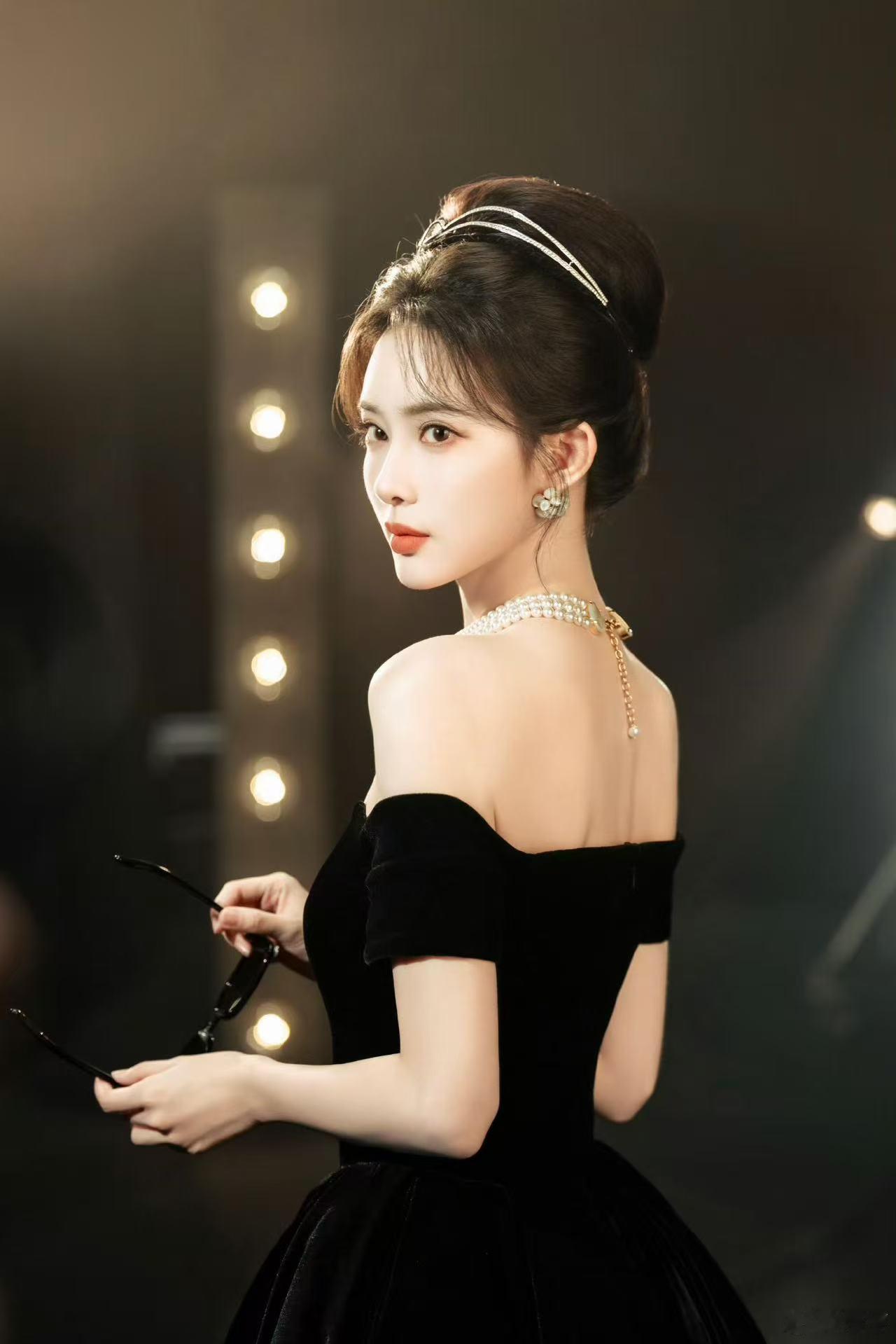 孟子义王传君见面就掐百厨大战 谁能拒绝一对见面就拌嘴的好友！王传君远远招呼孟子义