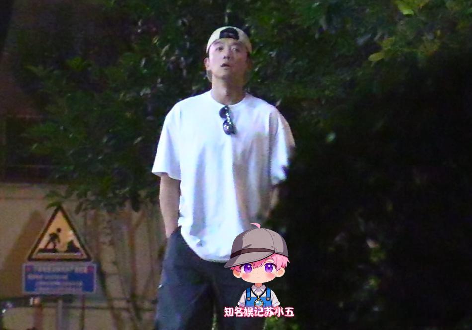 郑恺缺席跑男宣传当天状态 救命！！郑恺缺席跑男宣传，当天状态看着不太对。深夜收工