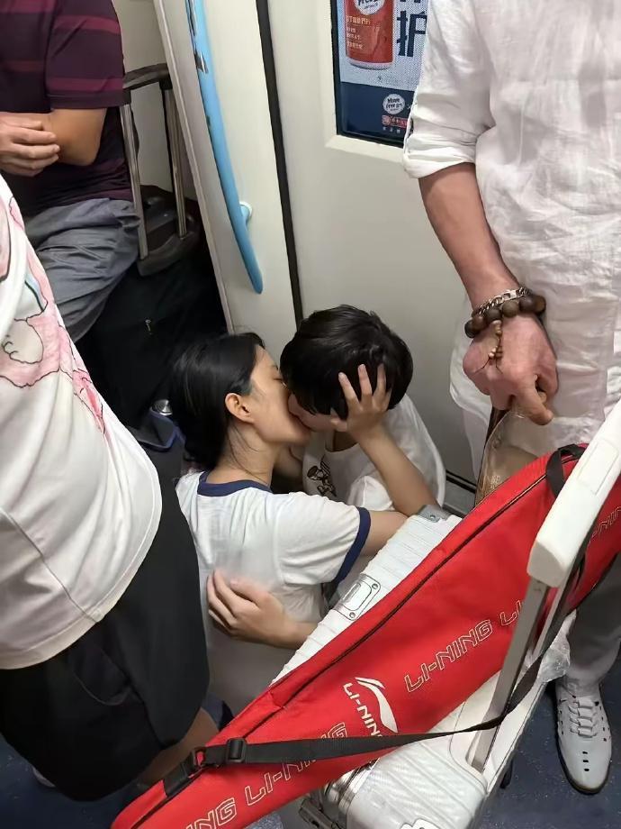 这是真的有点肆无忌惮了啊，都是人啊！[笑cry] ​​​