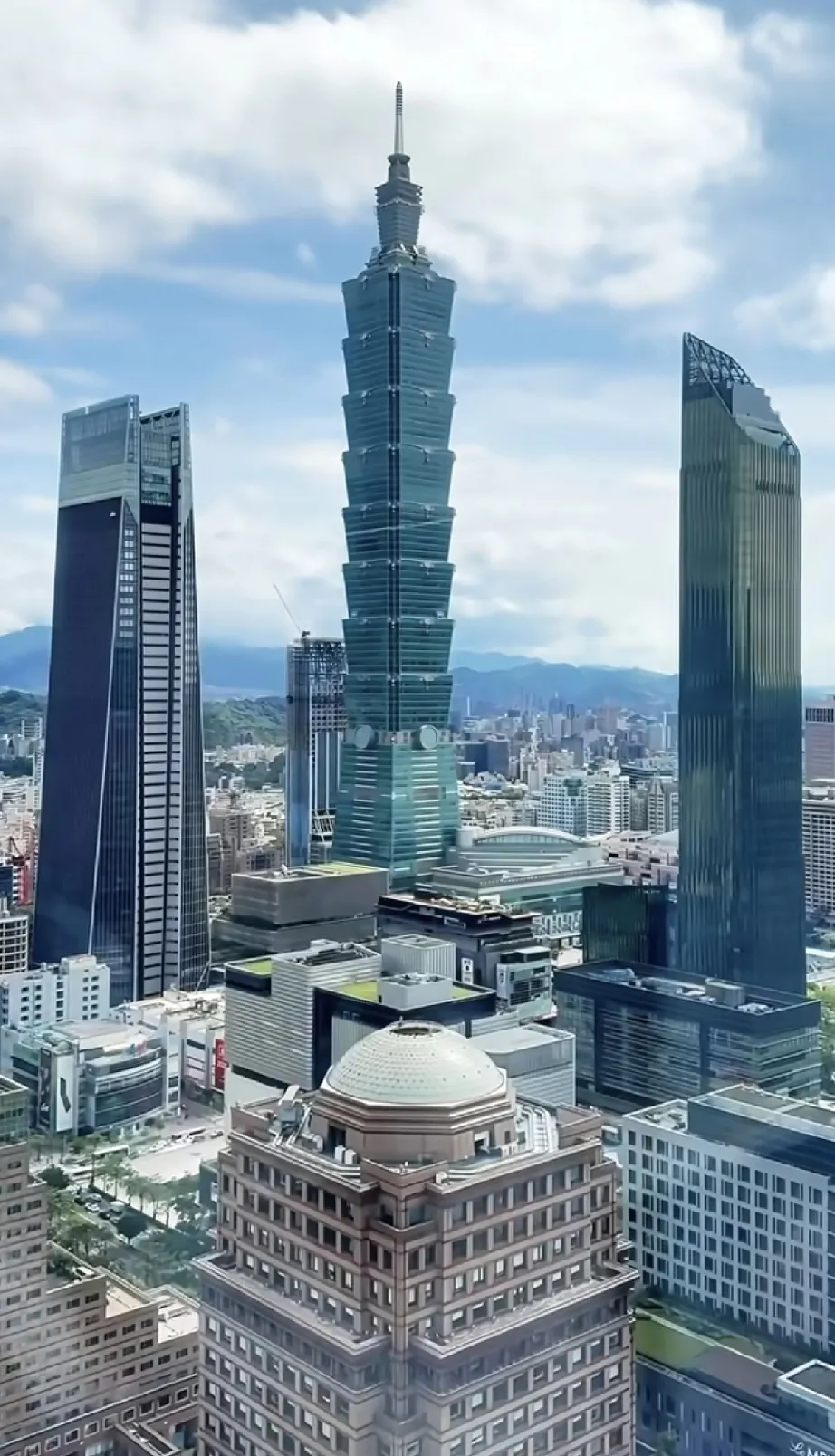 新闻联播出现台北101大楼画面 湾湾的摩天高楼只手可数，是因为发展落后，还是不喜