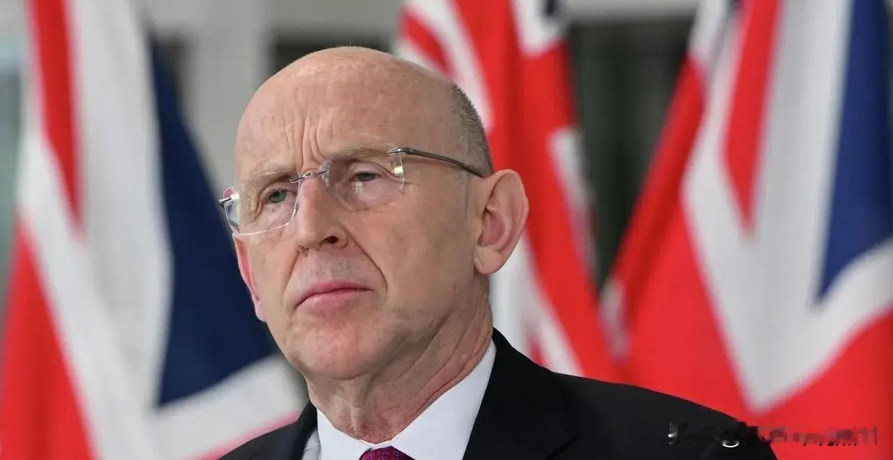 普京成了香饽饽了！

泽连斯基嚷着要抓捕普京，英国国防部长也嚷着要抓捕普京，甚至