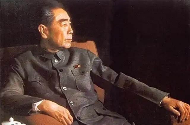 周恩来总理去世那天，发生了一件让很多人都没想到的事。
1976年1月8日，周恩来
