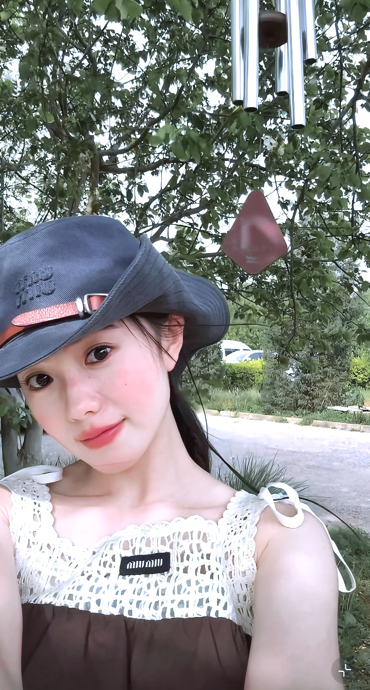 六月的风懒懒的 