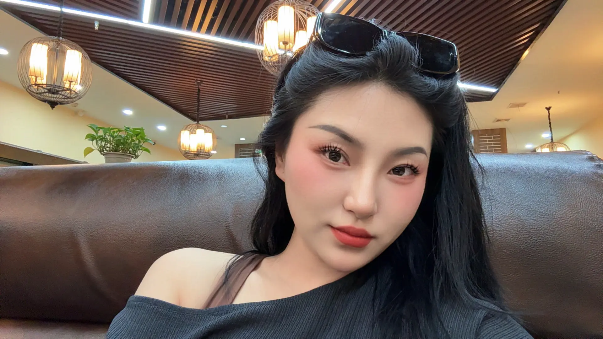 不要羡慕一个人的通透。那都是万箭穿心换来的，让有情有义的人修了无情道...