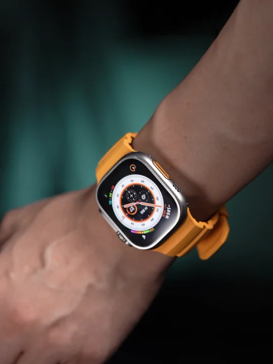 夏天iWatch当然选更透气的氟橡胶表带？