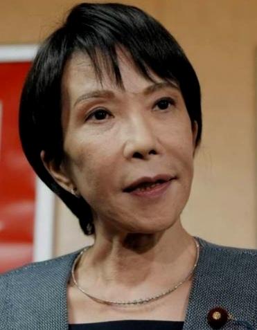 高市早苗在中国正义使命-2025军演时反倒“没事了”似的，她是在搞啥事？

喂！