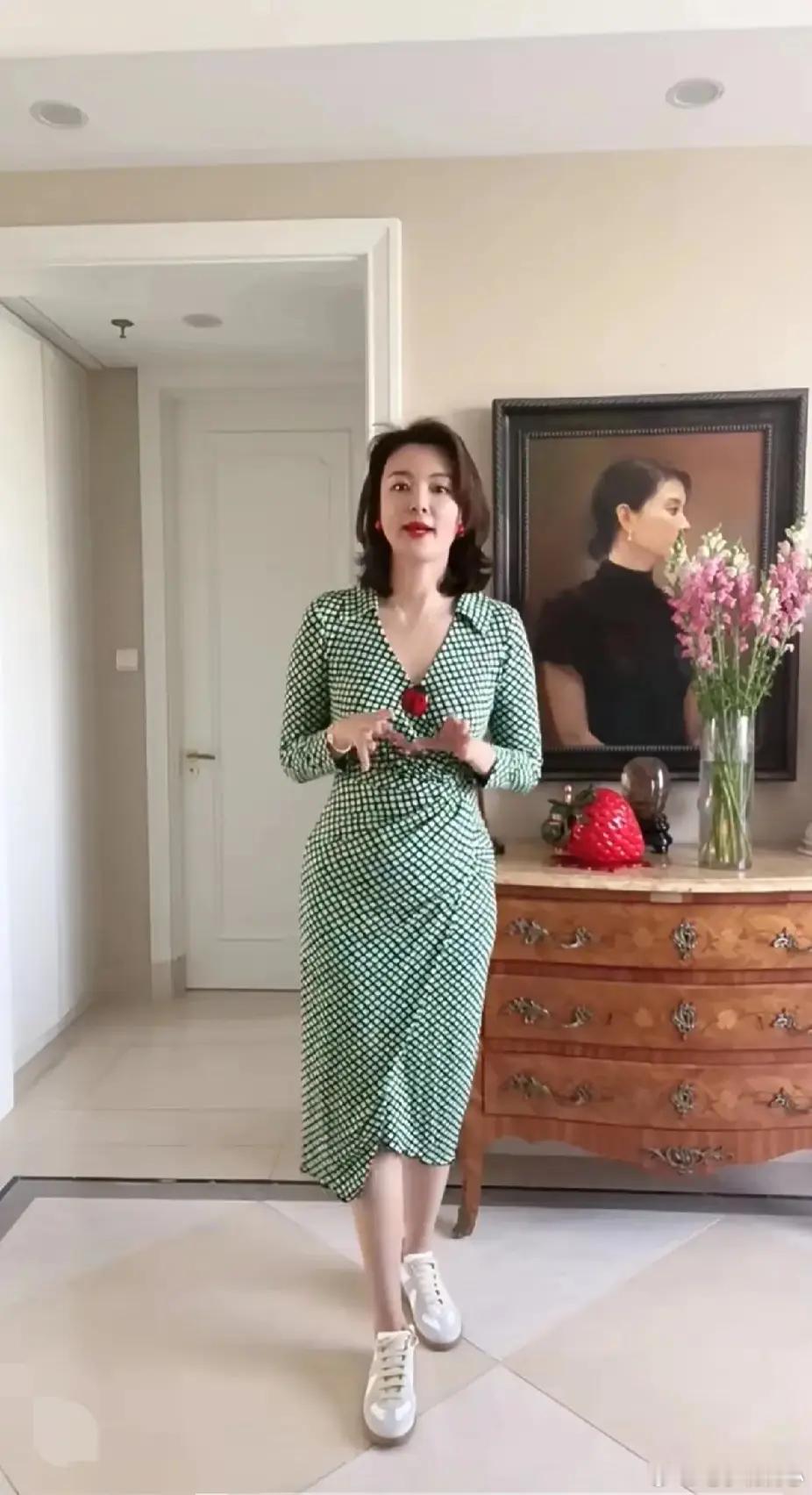 曾经的CCTV央视女主持人，多少人心中的女神，还记得她的名字吗 