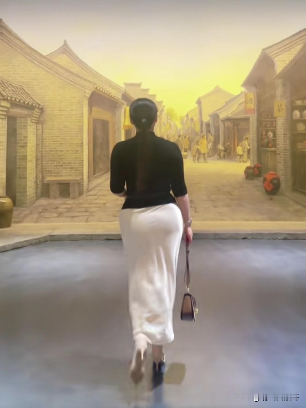 把“肩胯同宽”的体型作为美女的参考是有道理的