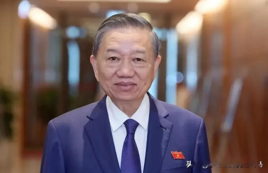 越南铁路最新消息！
2025年12月30日，越南i建设部部长陈宏明重磅官宣：南北