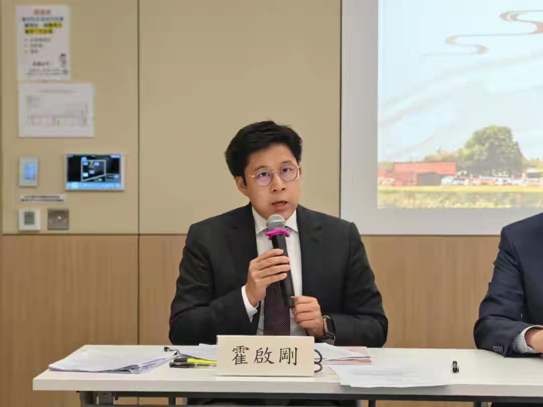 霍启刚拟提8条两会建议霍启刚代表的8项两会建议，紧扣香港发展与国家大局，既关注民