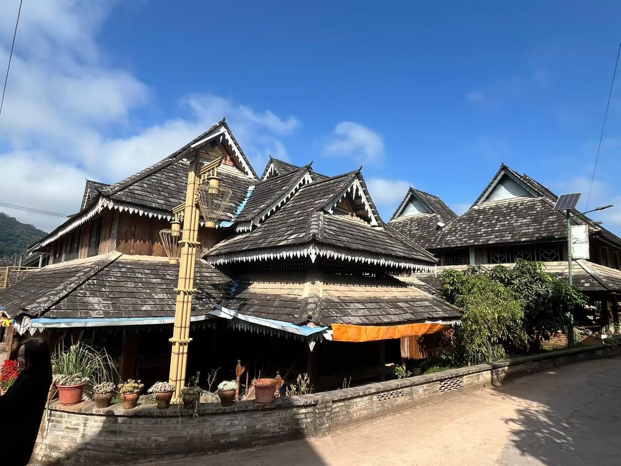 随手发一条天空照这的天很蓝