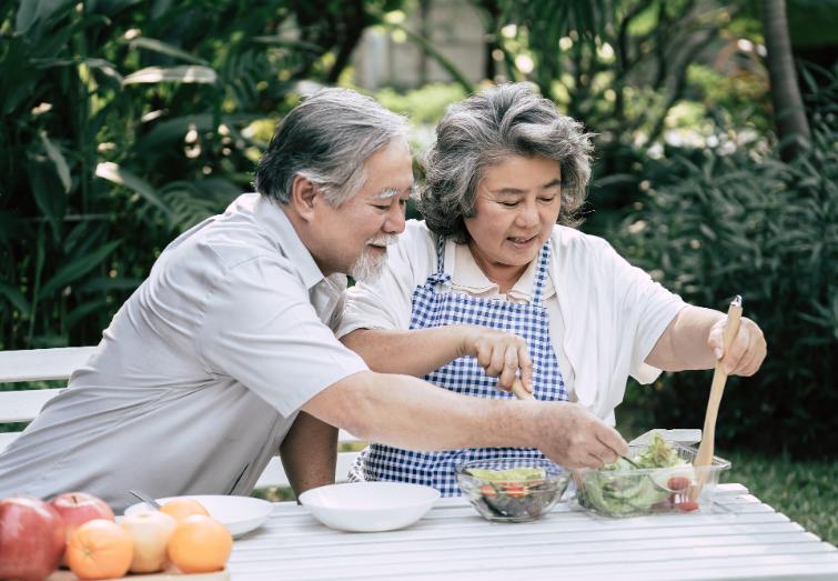 能不能长寿，食欲旺盛有暗示？医生：若有5特征，长寿几率更大

人们常常琢磨，到底