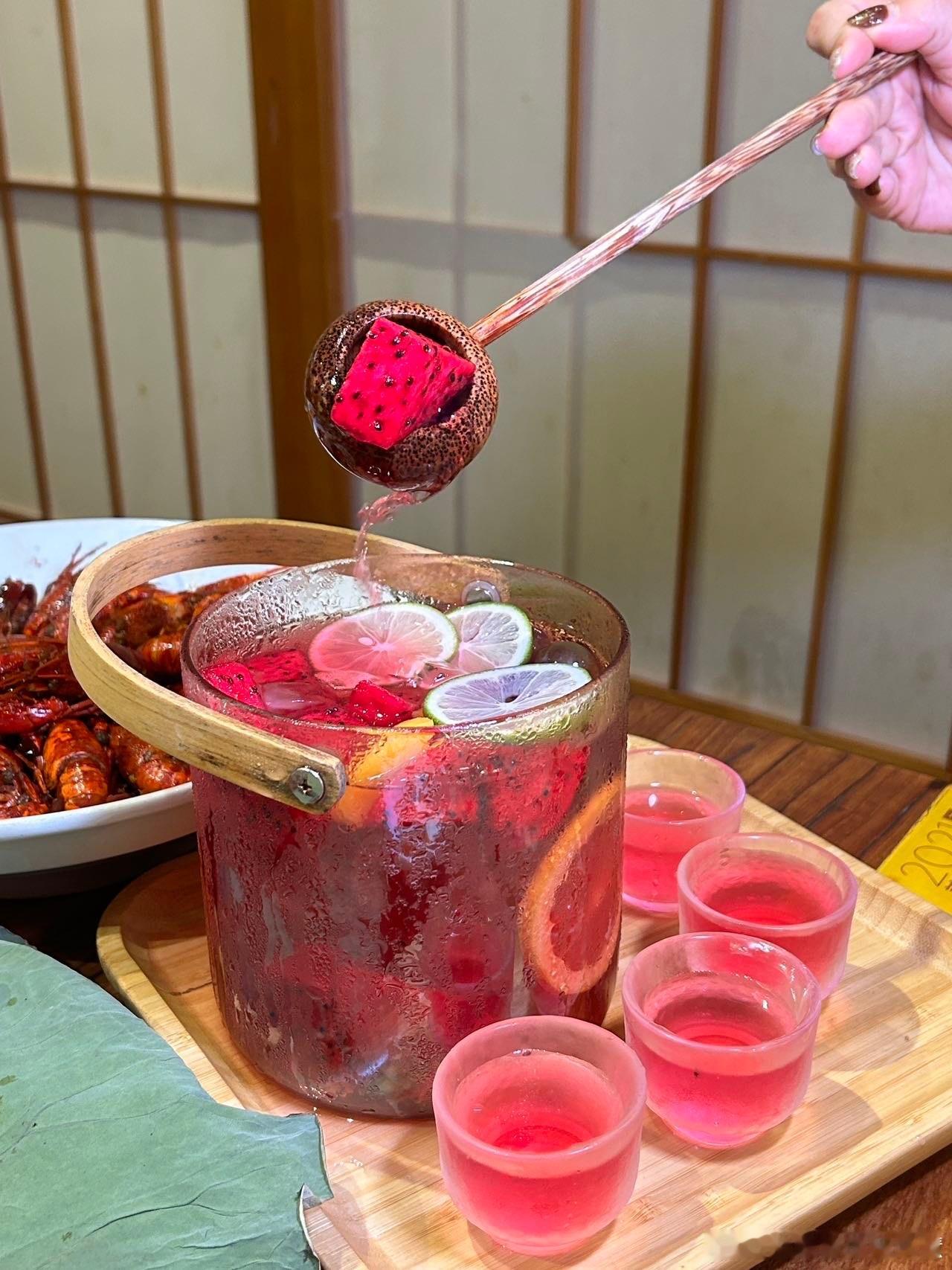 自制果酒为何会有健康隐患电影长安的荔枝健康过暑假自制果酒虽然看起来很好看又健康，