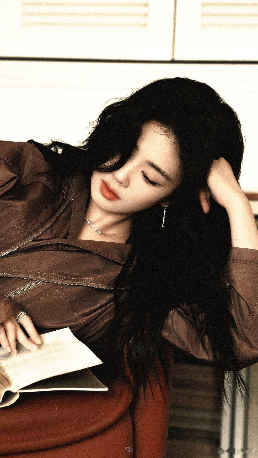 白鹿好适合港风大波浪如此美萌就要多多演现偶哇