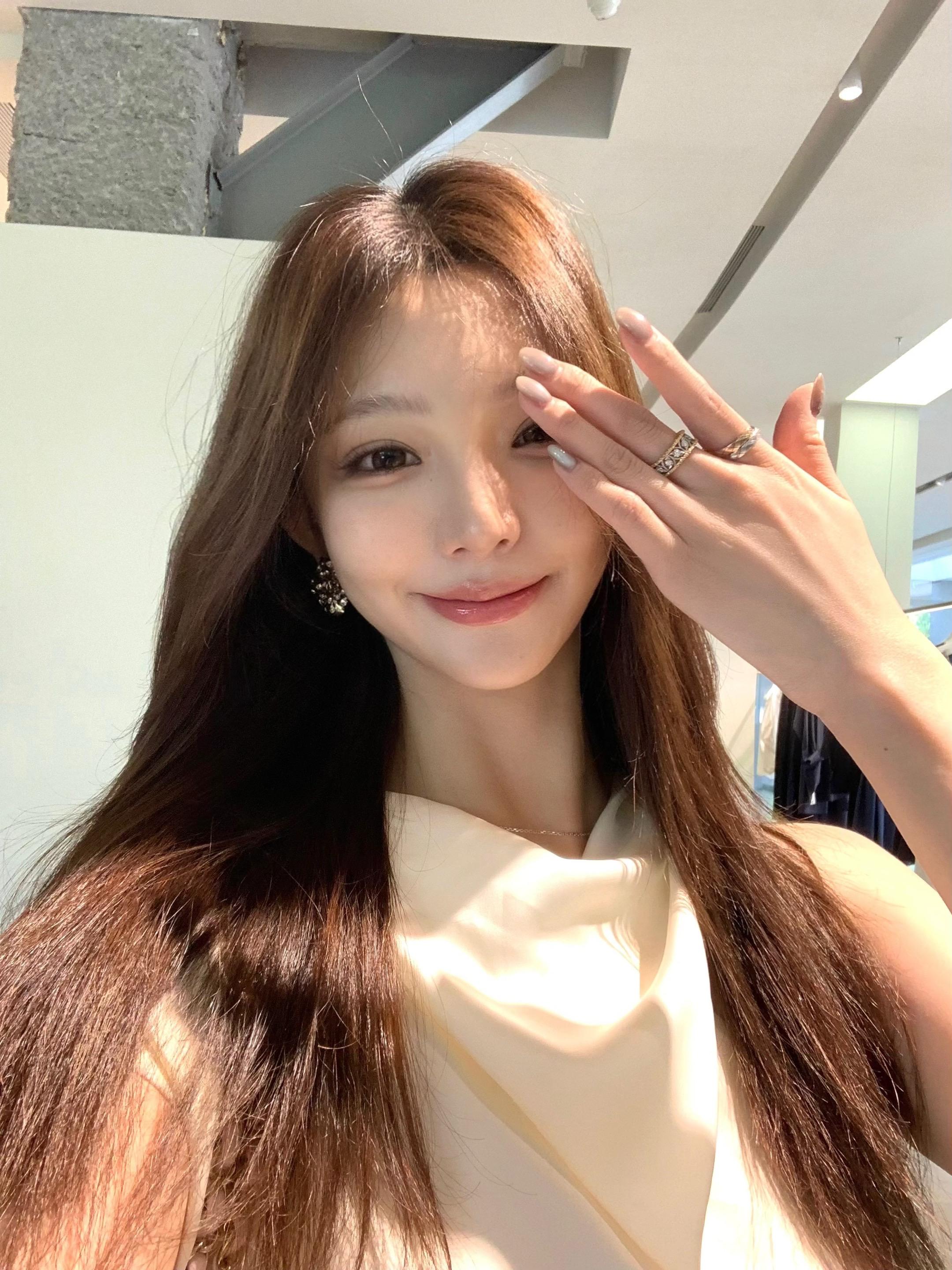 她是我用心灌溉的花 请不要让她枯萎