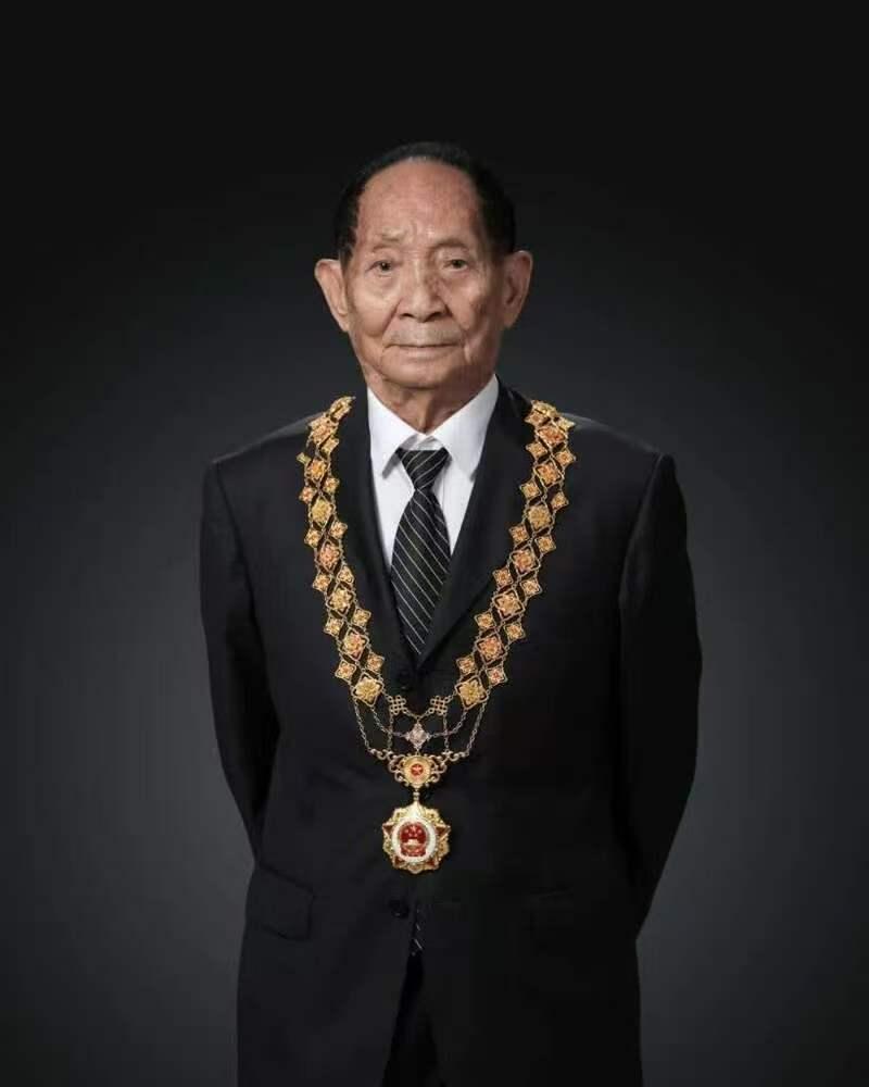 5月22日，“杂交水稻之父”袁隆平院士，与“中国肝胆外科之父”吴孟超院士逝世五周
