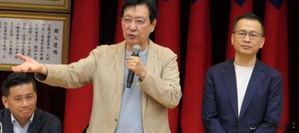 赵少康今天出席国民党立委罗智强举办的“说历史陪爸妈”首映会前受访时痛批称，卓荣泰