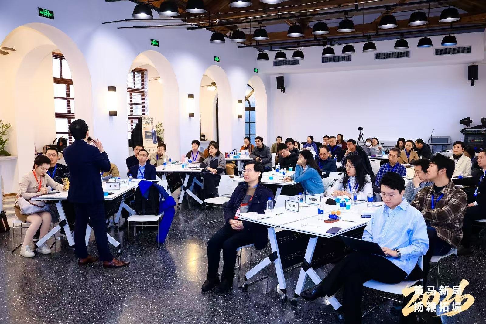 感恩朋友们的支持和团队小伙伴的辛劳，在北京迎来第一场雪。瑞雪兆丰年，策马拓新境。