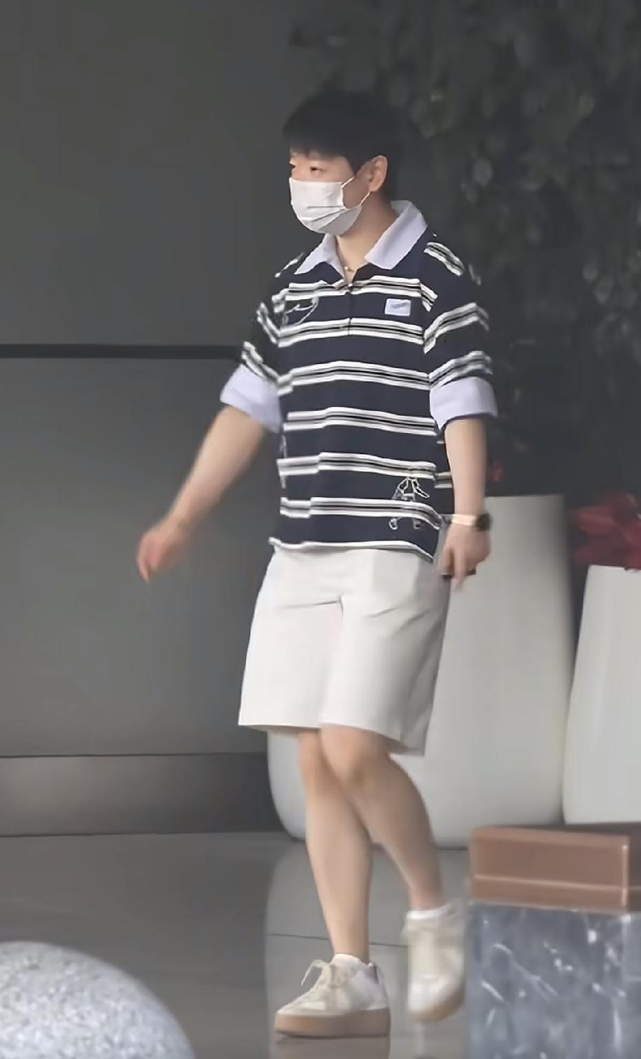今天（7月14日）莎莎落地长沙，小杨来接他的老孙了；闺女不出名的时候是不希望明珠