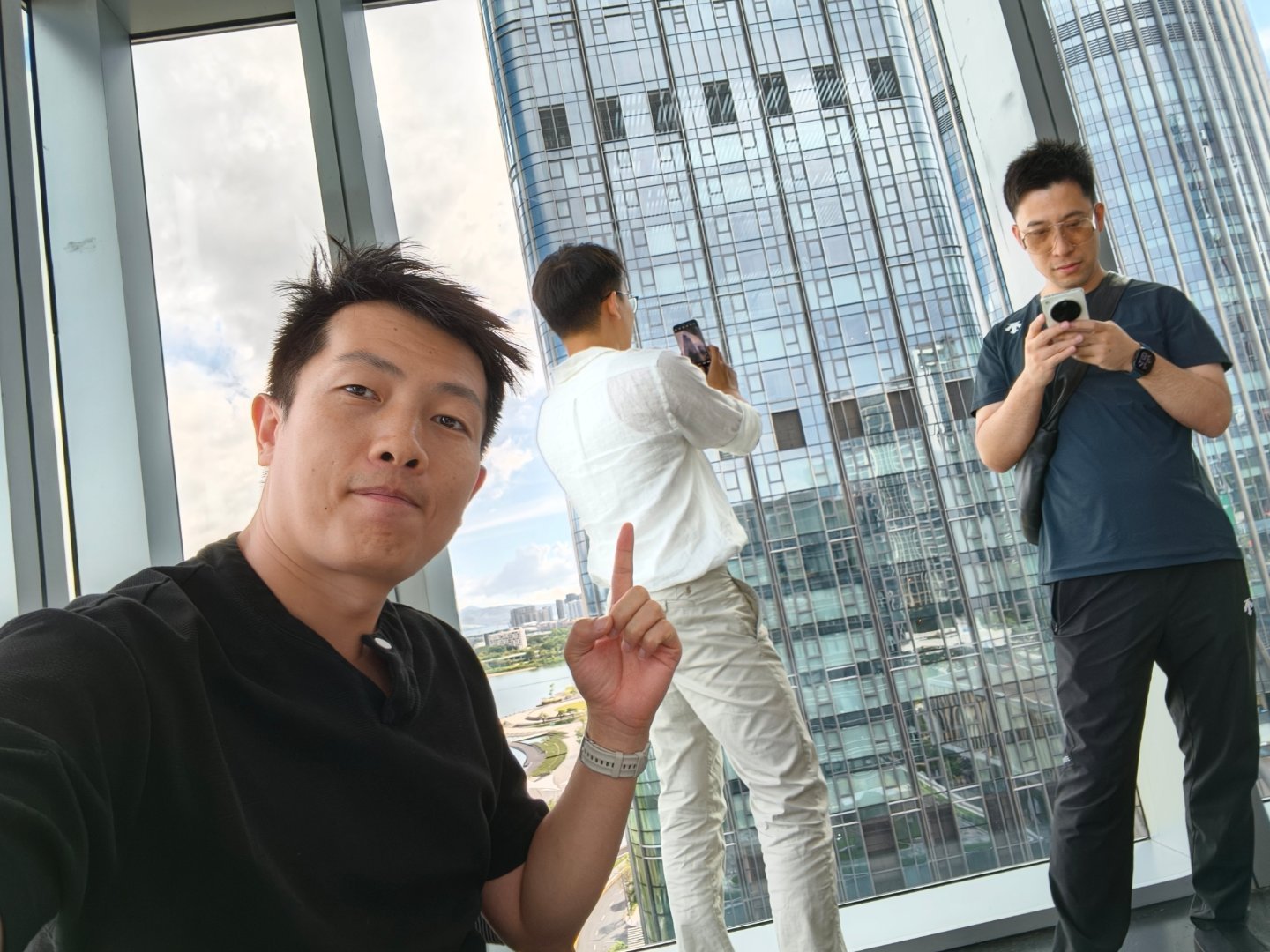 小米深圳总部，顶楼风景感受一下。[666]  ​​​