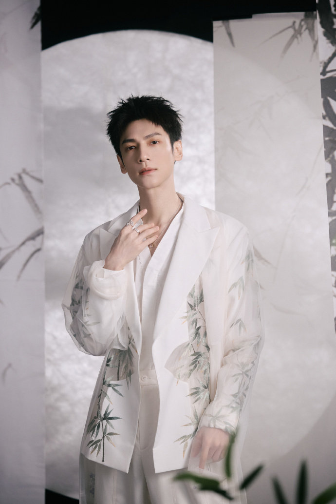 罗云熙透视新中式 罗云熙竹叶透视新中式造型出图，东方美在皮也在骨，太典雅了这套 