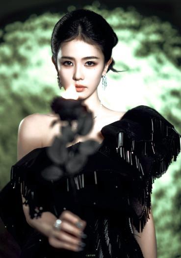 白鹿工作室注销 消息显示，娱乐圈双璧之一的白鹿（白梦妍）圈子持股于2021年出资