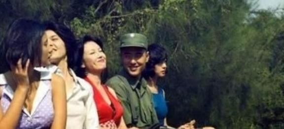 1949年，蒋介石带着60万大军败逃台湾，其中大部分都是没成婚的年轻人，为了解决