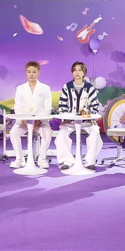 李斯丹妮洛阳线下活动 李斯丹妮老舅洛阳同框 spring is coming！！