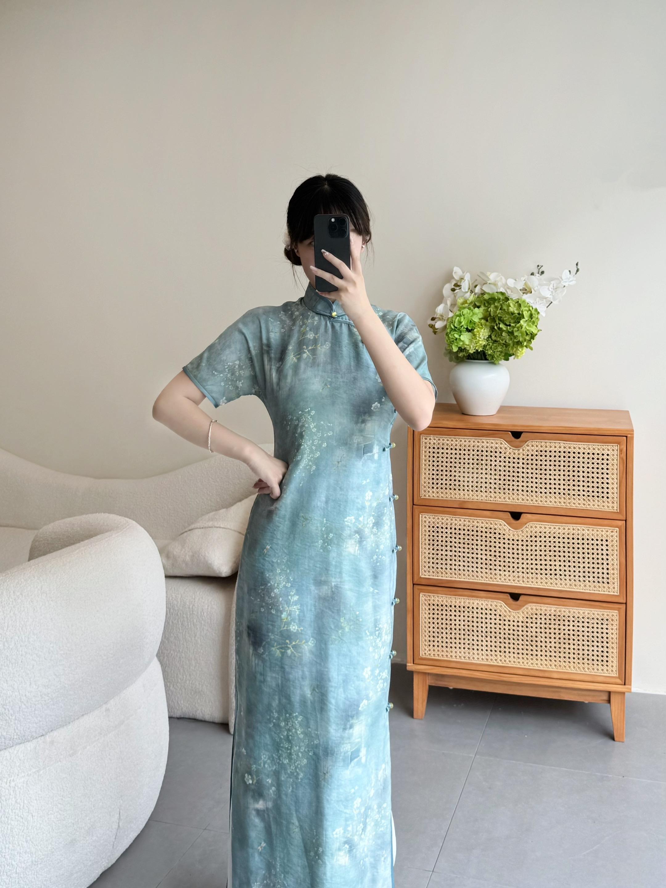 一些做了没上的款。古法旗袍夏日新款