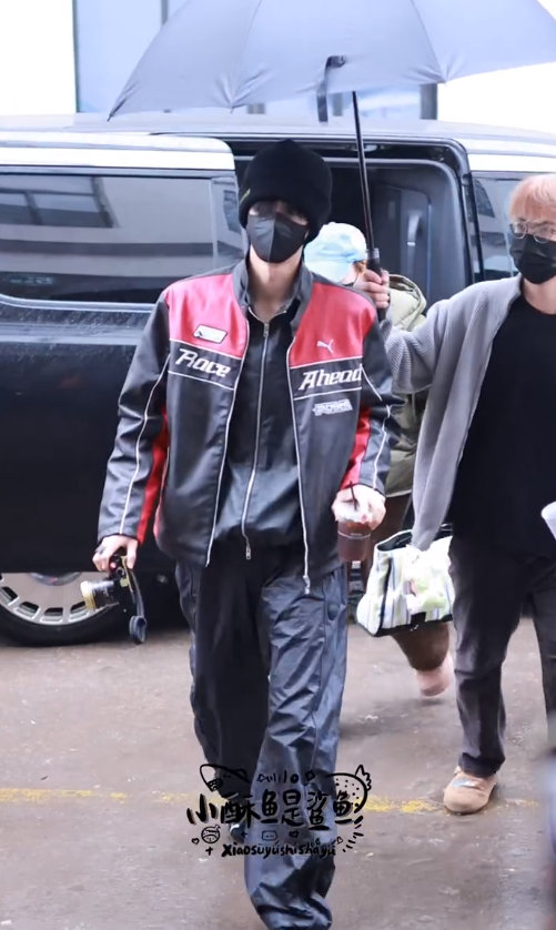 张凌赫萧厉赛车服酷daddy 张凌赫机车服凌乱高马尾 张凌赫萧厉赛车服酷dadd