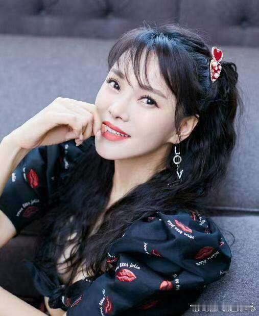 伊能静性感泳装照 