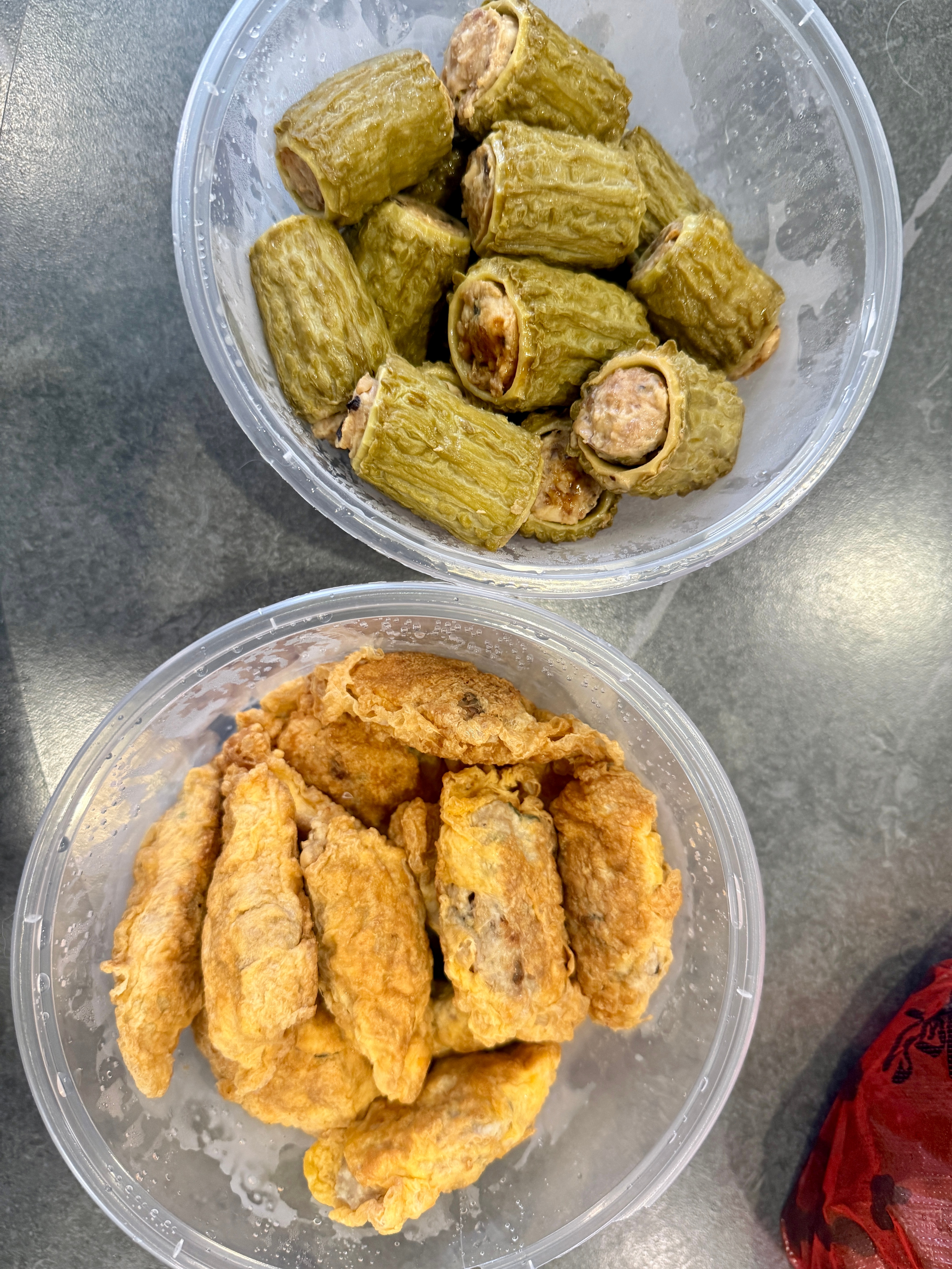 知道我爱吃各种酿 每个周末都给我送两盒过来的朋友是真朋友哈哈！ 