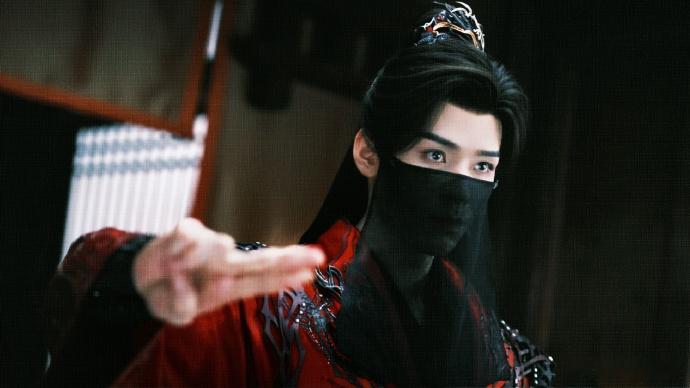 苏暮雨早期月光族实录苏暮雨穷得明明白白，爽得坦坦荡荡！百两快花光也不愁，靠脸就能