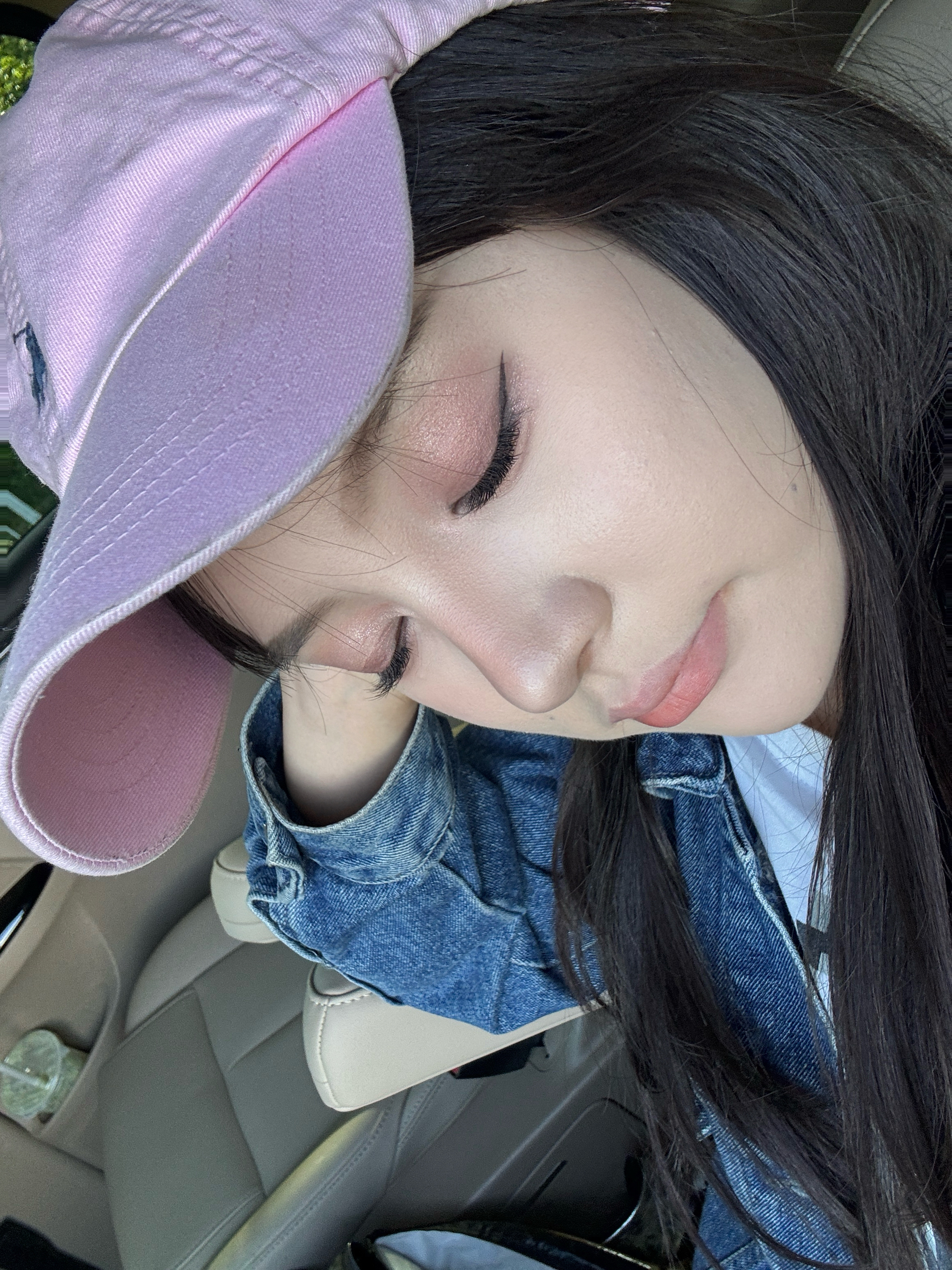 睫毛没把自己当异物天天卸妆必中招，睫毛总往眼睛里钻每次都被磨得酸涩难受，谁懂这种
