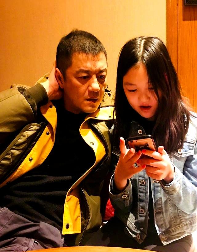 你敢信吗？当年天生唇腭裂的李嫣，刚满20岁就活成了所有人羡慕的样子。
出生才6