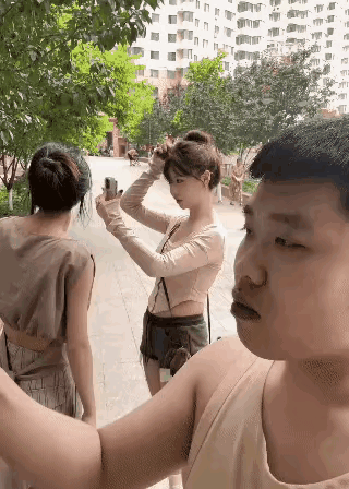 网友：最后这个女生要是娶到手，不宠上天都说不过去[呲牙]