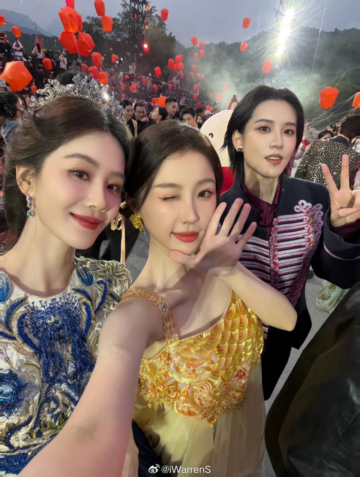 虞书欣刘诗诗陆柯燃同框最新合照，🐟萌萌哒！虞书欣梦回凌妙妙